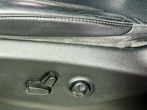 Used 2022 Chrysler Pacifica Touring-L image 13