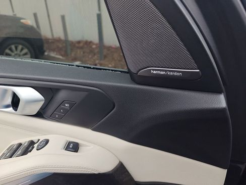 Used 2019 BMW X5 xDrive40i w/ M Sport Package image 6