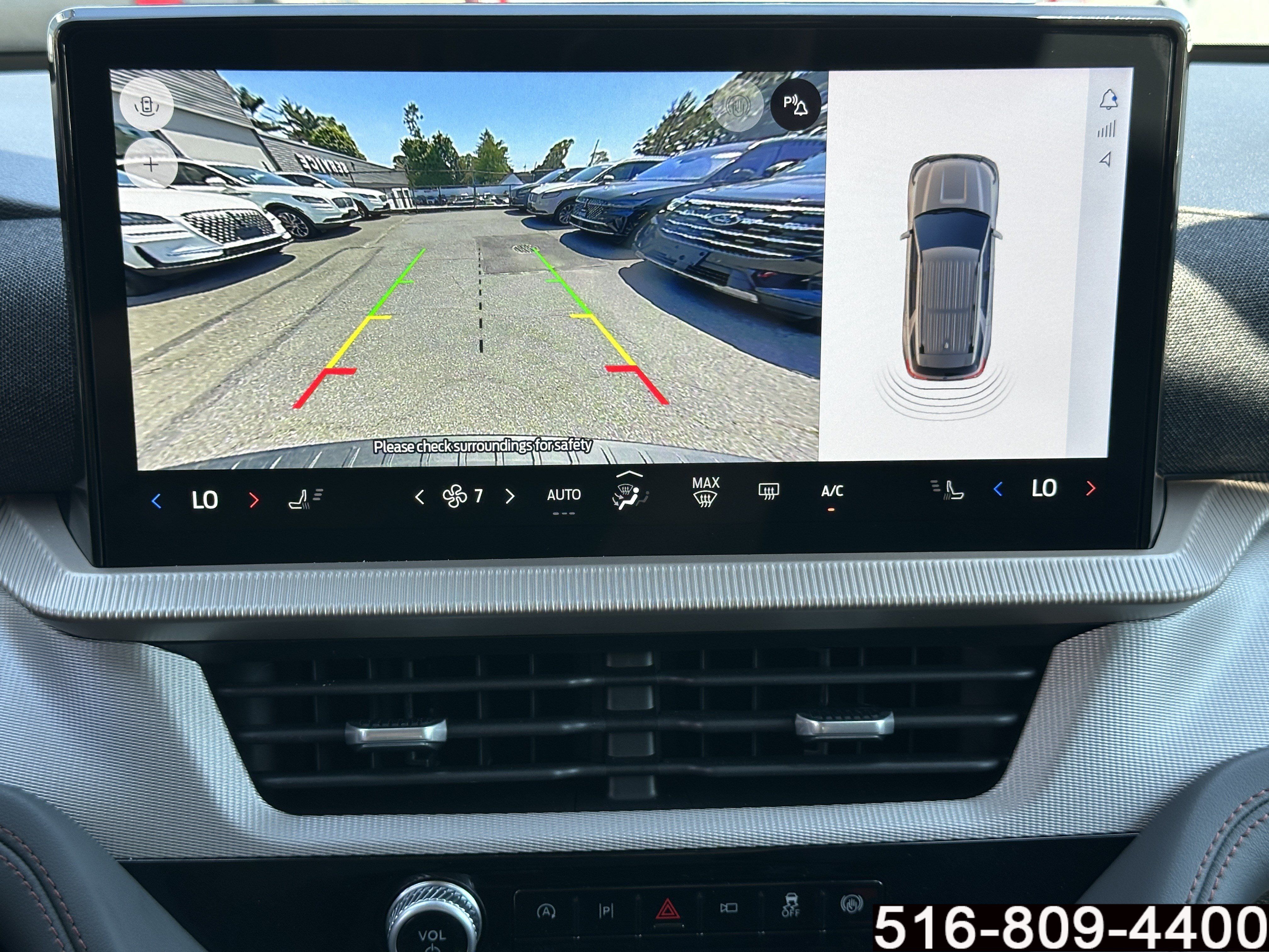 Used 2025 Ford Explorer Active AWD/4WD image 28