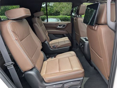 Used 2023 Chevrolet Tahoe High Country w/ Advanced Technology Package AWD/4WD image 14