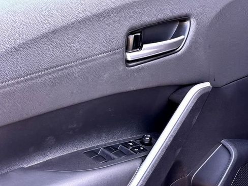 Used 2024 Toyota Corolla Cross XLE image 11