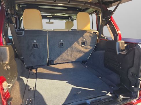 Used 2021 Jeep Wrangler Unlimited Sport image 23