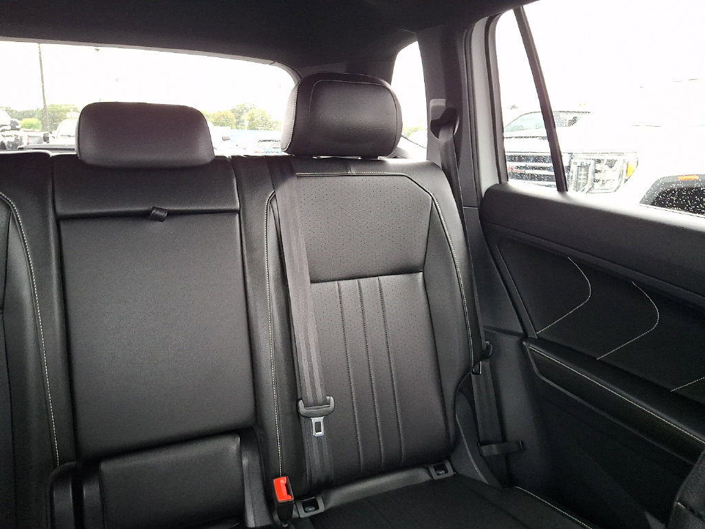 Used 2023 Volkswagen Tiguan SE R-Line AWD/4WD image 21