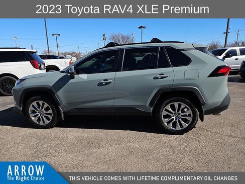 Used 2023 Toyota RAV4 XLE Premium image 7