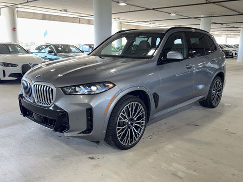 New 2026 BMW X5 sDrive40i w/ M Sport Package image 3