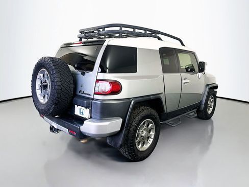 Used 2012 Toyota FJ Cruiser 2WD image 5