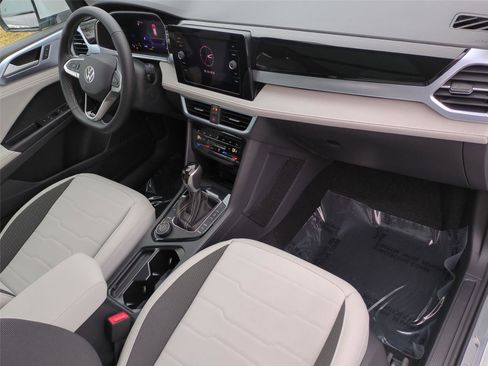 New 2026 Volkswagen Taos SE image 19