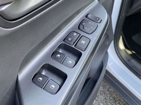 Used 2021 Hyundai Kona SE image 18