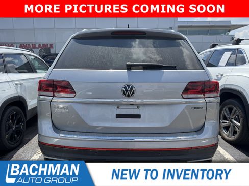 Used 2023 Volkswagen Atlas SEL AWD/4WD image 4