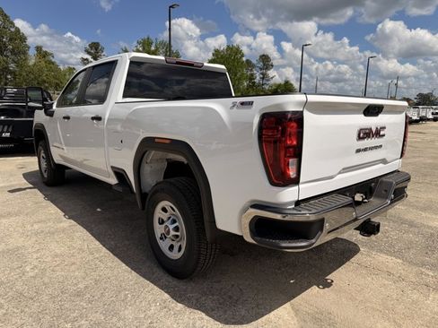 New 2026 GMC Sierra 2500 Pro image 3