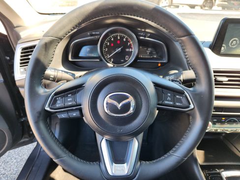 Used 2017 MAZDA MAZDA3 Grand Touring w/ Premium Equipment Package FWD image 9