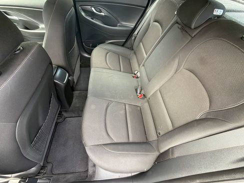 Used 2018 Hyundai Elantra GT FWD image 10