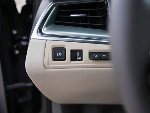 Certified 2023 Cadillac XT5 Premium Luxury w/ Technology Package FWD image 15