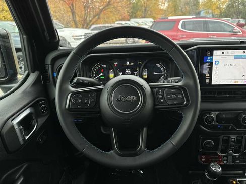 Used 2024 Jeep Wrangler Unlimited Rubicon 4xe image 11