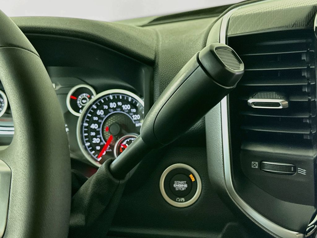 New 2026 RAM 2500 Big Horn AWD/4WD image 12