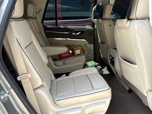 Used 2023 GMC Yukon Denali w/ Denali Reserve Package AWD/4WD image 6
