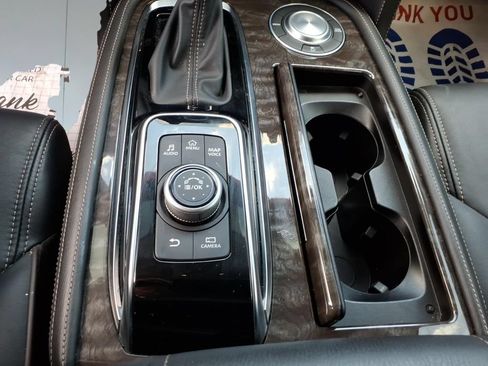 Used 2024 Nissan Armada Platinum w/ Captain's Chairs Package RWD image 24