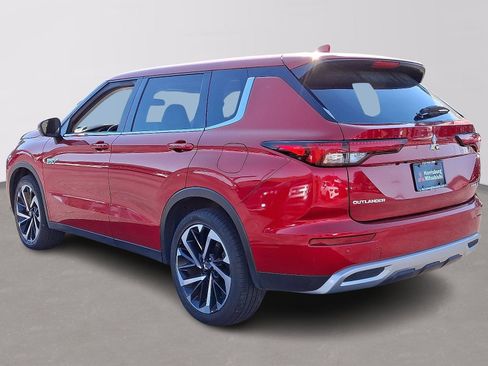 Used 2024 Mitsubishi Outlander SE image 4