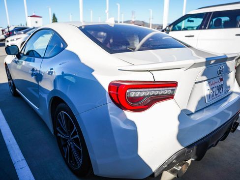 Used 2015 Scion FR-S Base image 8