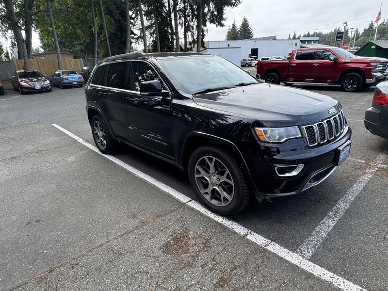 Used 2018 Jeep Grand Cherokee Limited image 1