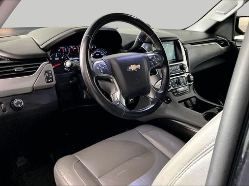 Used 2020 Chevrolet Suburban LT RWD image 16