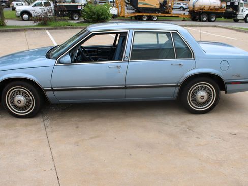Used 1990 Buick Le Sabre Custom FWD image 26
