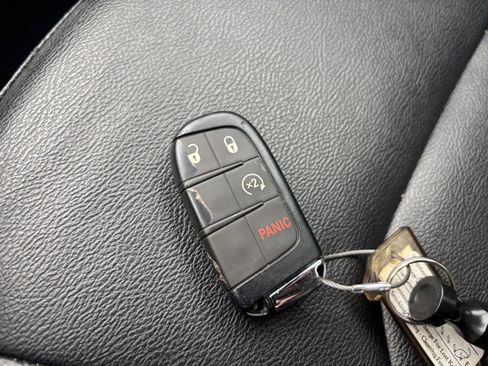 Used 2025 Jeep Compass Limited AWD/4WD image 21