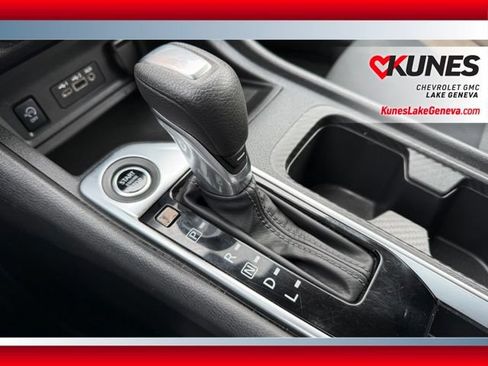 Used 2024 Nissan Sentra SV FWD image 22