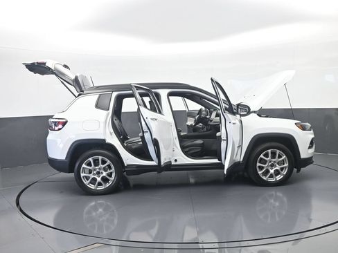 Used 2025 Jeep Compass Limited AWD/4WD image 68
