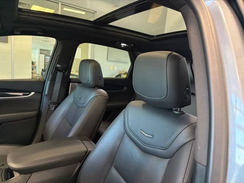 Used 2020 Cadillac XT5 Premium Luxury AWD/4WD image 14