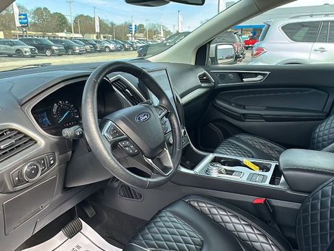 Used 2024 Ford Edge Titanium image 11