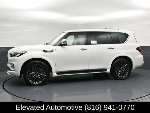 Used 2023 INFINITI QX80 Sensory w/ All-Season Package AWD/4WD image 2