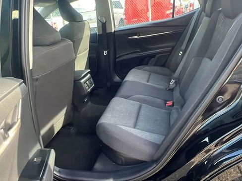 Used 2025 Toyota Camry LE FWD image 27