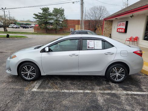 Used 2018 Toyota Corolla LE w/ LE Premium Package image 12