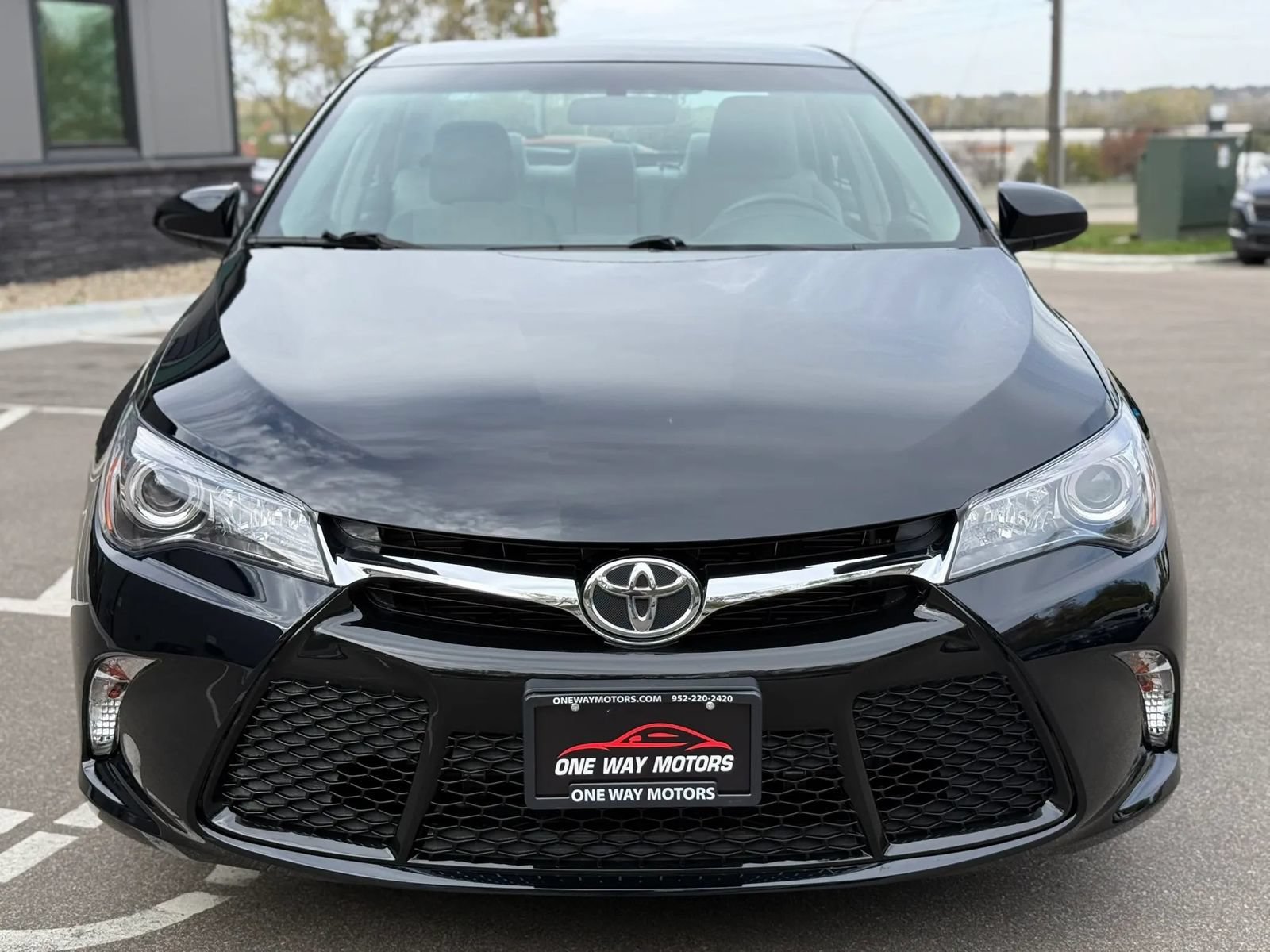 Used 2015 Toyota Camry LE FWD image 8