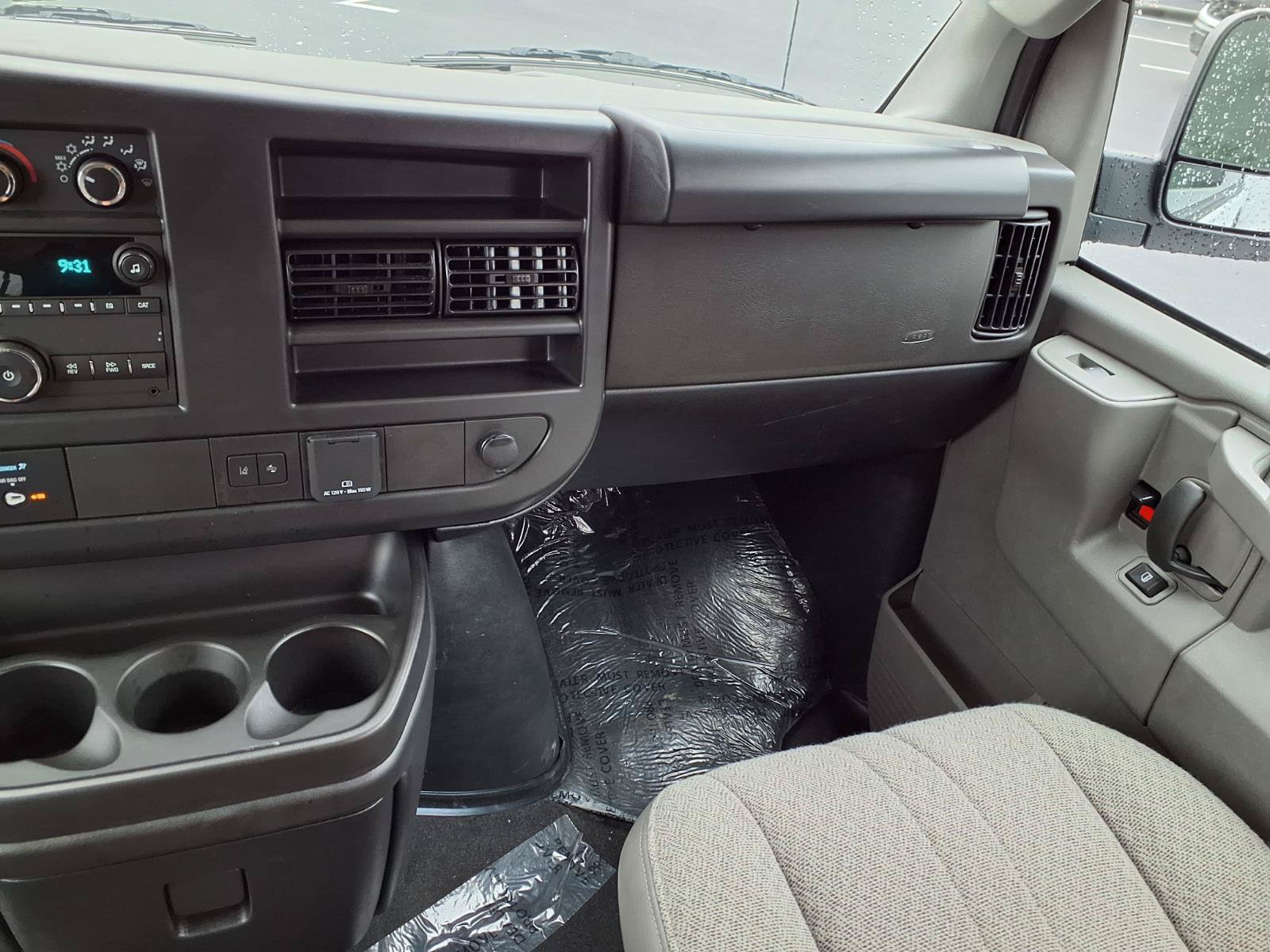 Used 2026 GMC Savana 3500 LT w/ LT Preferred Equipment Group RWD image 3