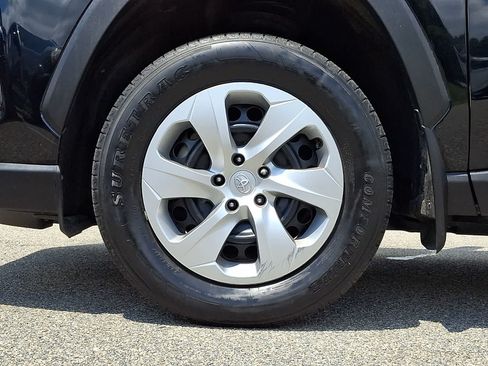 Certified 2022 Toyota RAV4 LE AWD/4WD image 11