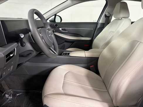 Used 2025 Hyundai Sonata SEL FWD image 21