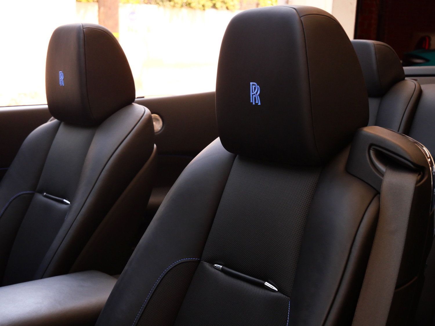 Certified 2018 Rolls-Royce Dawn RWD image 10
