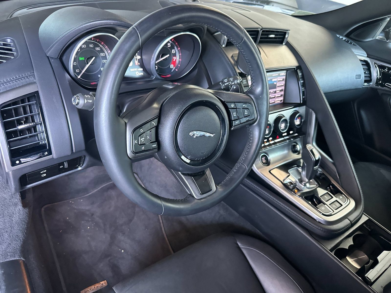 Used 2014 Jaguar F-TYPE Convertible RWD image 15