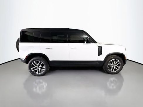 Used 2025 Land Rover Defender 110 S AWD/4WD image 4