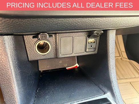 Used 2015 Toyota Corolla LE FWD image 13