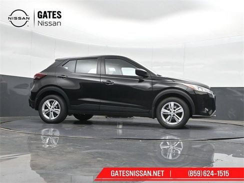 New 2025 Nissan Kicks Play S image 41