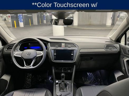 Used 2023 Volkswagen Tiguan SE w/ Panoramic Sunroof Package image 7
