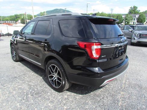 Used 2017 Ford Explorer XLT w/ Equipment Group 202A FWD image 2