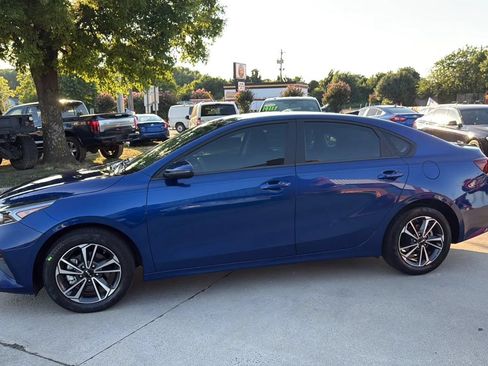 Used 2024 Kia Forte LXS w/ LXS Technology Package FWD image 2