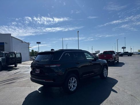 Used 2023 Jeep Grand Cherokee Limited AWD/4WD image 56
