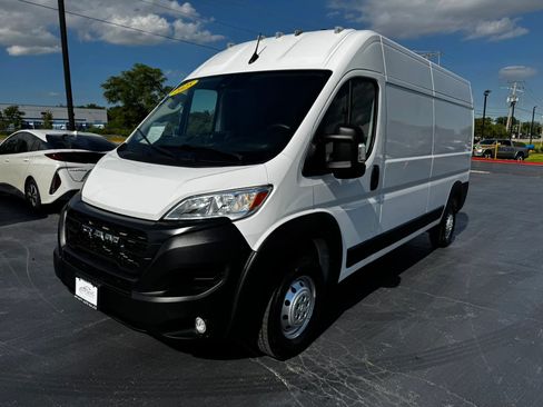 Used 2025 RAM ProMaster 2500 w/ Convenience Group FWD image 1