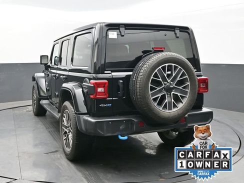 Used 2023 Jeep Wrangler Unlimited Sahara w/ Cold Weather Group image 5