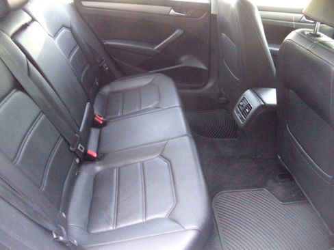 Used 2015 Volkswagen Passat TDI SE image 13